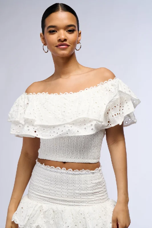 SUMMER LOVING OFF THE SHOULDER RUFFLE BLOUSE IN WHITE Versatile Layering Blouse