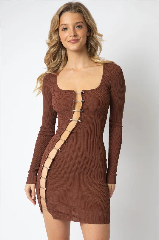 Cocoa Knit Cut-Out Large Pin Detail Mini Dress Fashionable Pleated Mini Dress
