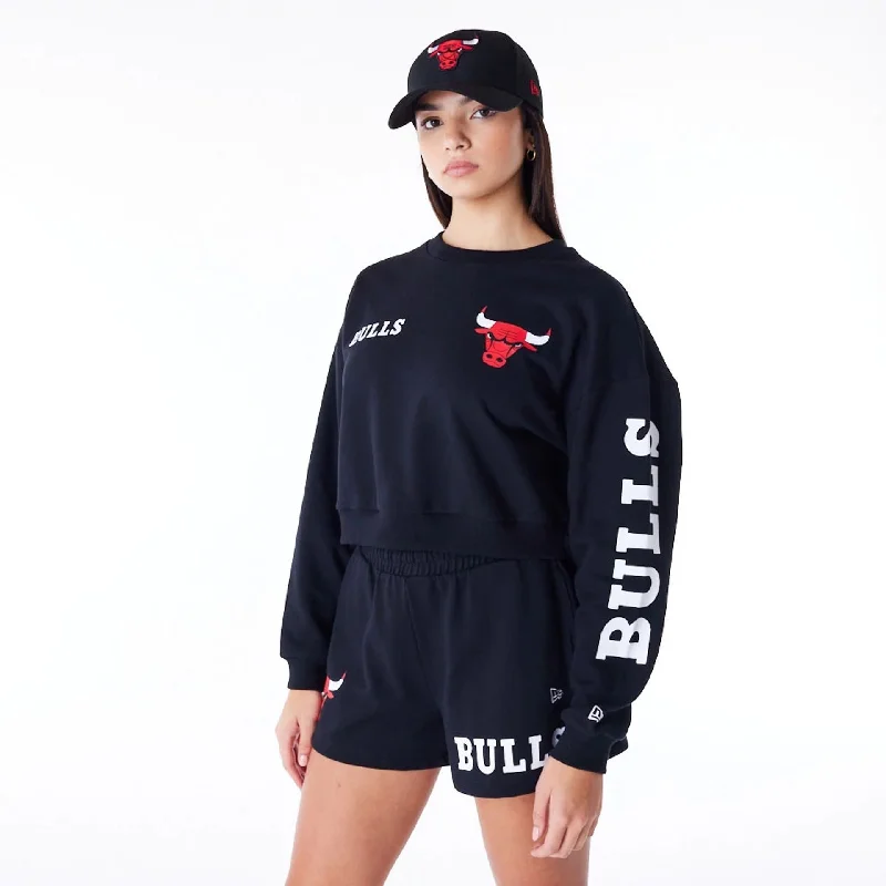 Chicago Bulls Womens NBA Wordmark Black Crop Crew Neck Sweatshirt Hoodie with Front Slit Layering Stylish Chicago Bulls Womens NBA Wordmark Black Crop Crew Neck Sweatshirt Hoodie with Front Slit Layering Stylish